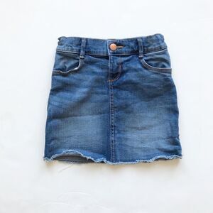 Old Navy soft stretchy raw hem denim skirt EUC 5T